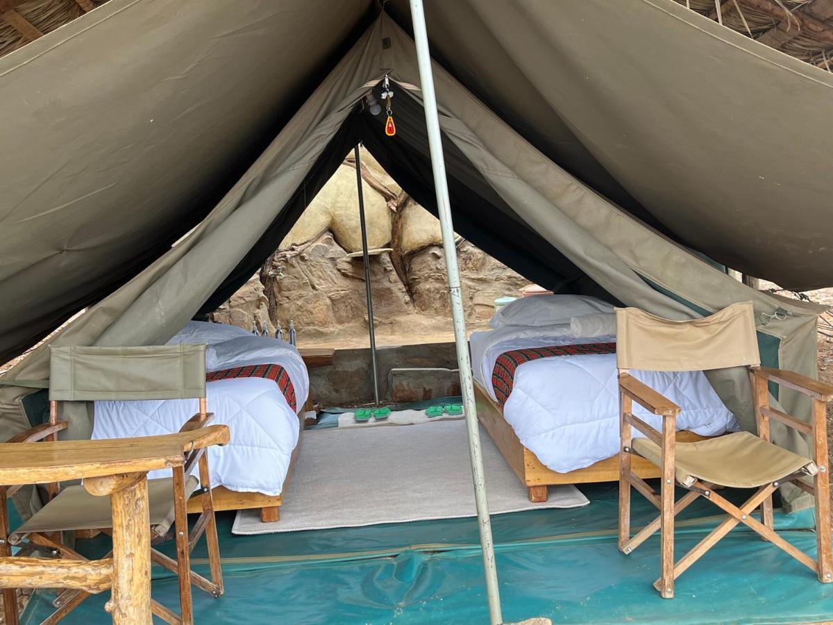 Lion'S Cave Camp, Samburu Villa Archers Post Dış mekan fotoğraf